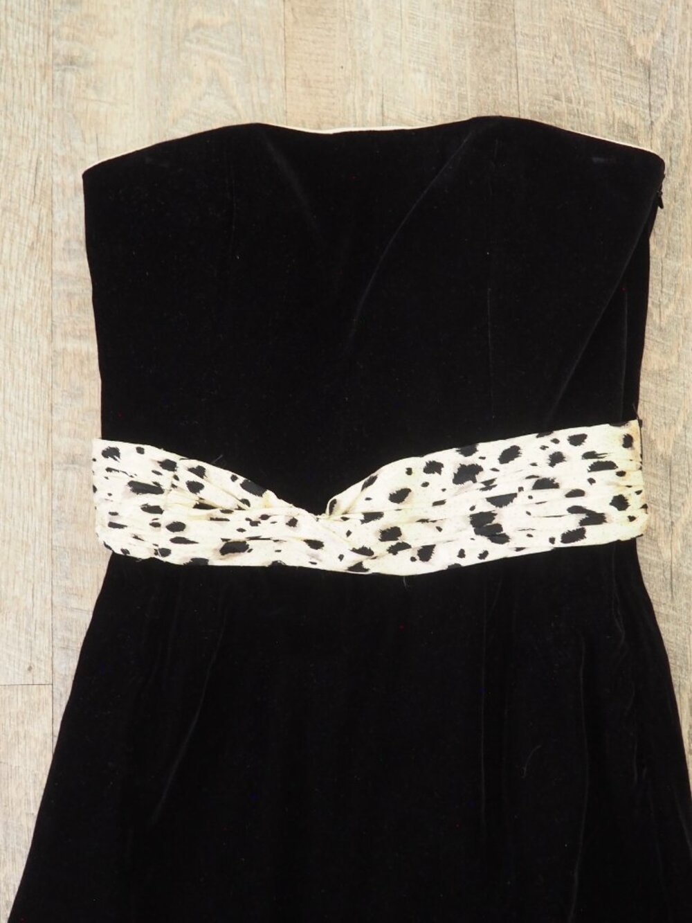 Vintage Silks by St. Gillian Black Strapless Velvet Mini Dress sz 8 - Picture 3 of 10